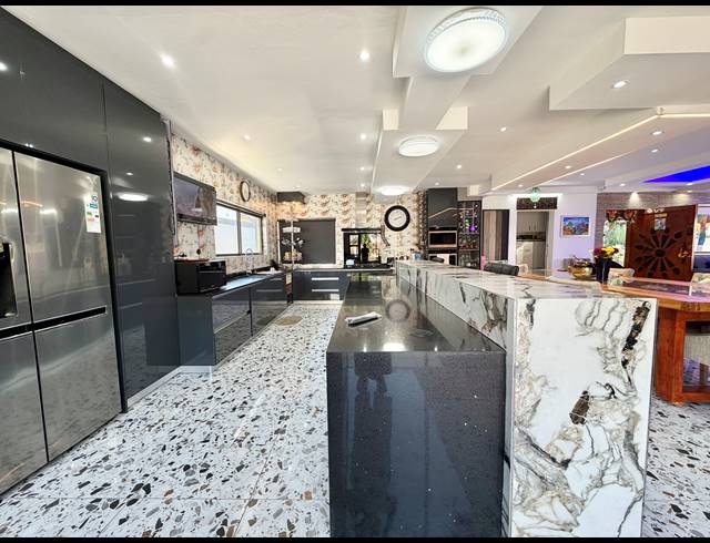 4 BEDROOM HOUSE TO LET IN BALLITO CENTRAL